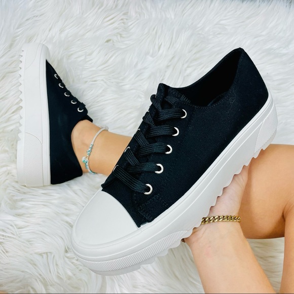 Black canvas platform sneaker - Picture 9 of 11